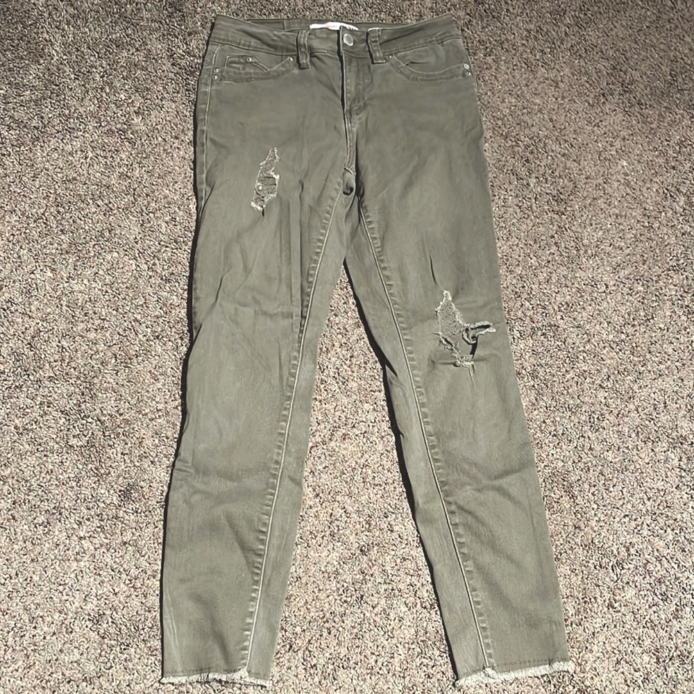 YMIJeans
Petite (size 5/27) 
Forest green 
Good condition